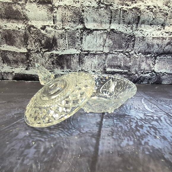 Vintage Carved Glass Clear Bowl Candy Dish With Lid - Picture 4 of 12
